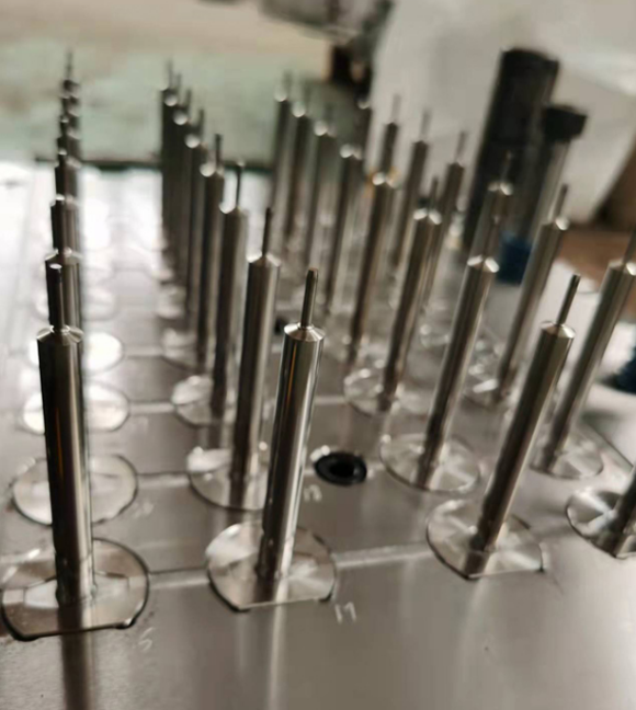 форма для медицинского шприца