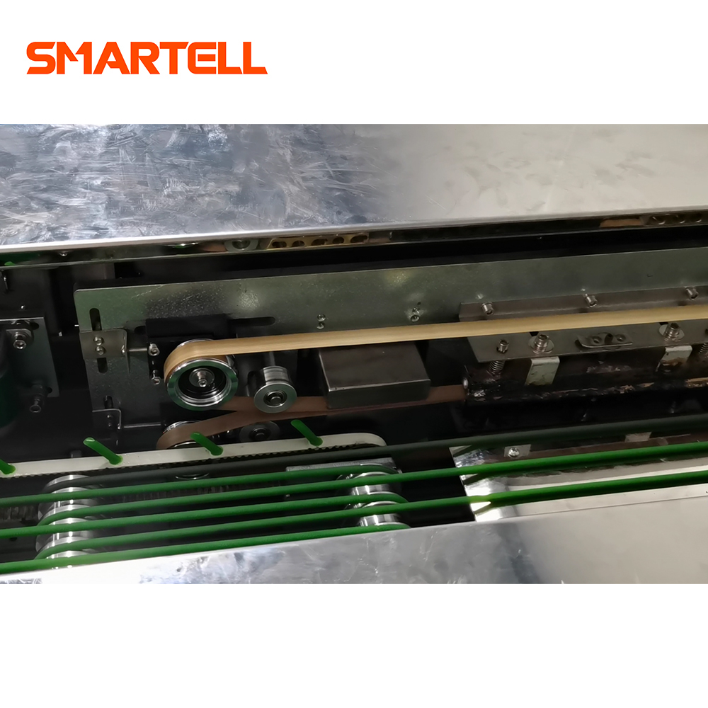 Высокоскоростные шприцы емкостью от 1 до 60 мл. Автоматическая упаковочная машина в полиэтиленовые пакеты.