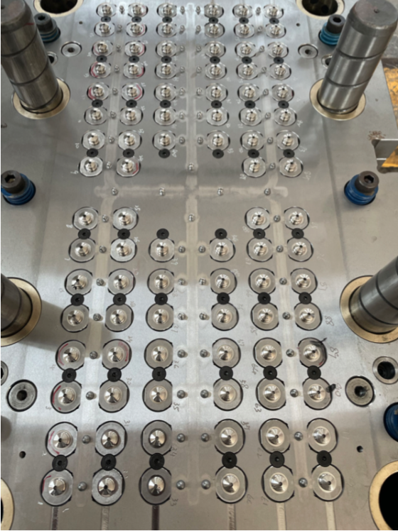 шприц, форма для прокладки из ТПЭ